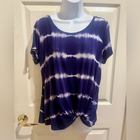 nine britton Tops - Nine Britton Tie-Dye Knot Front Tee - Navy and White